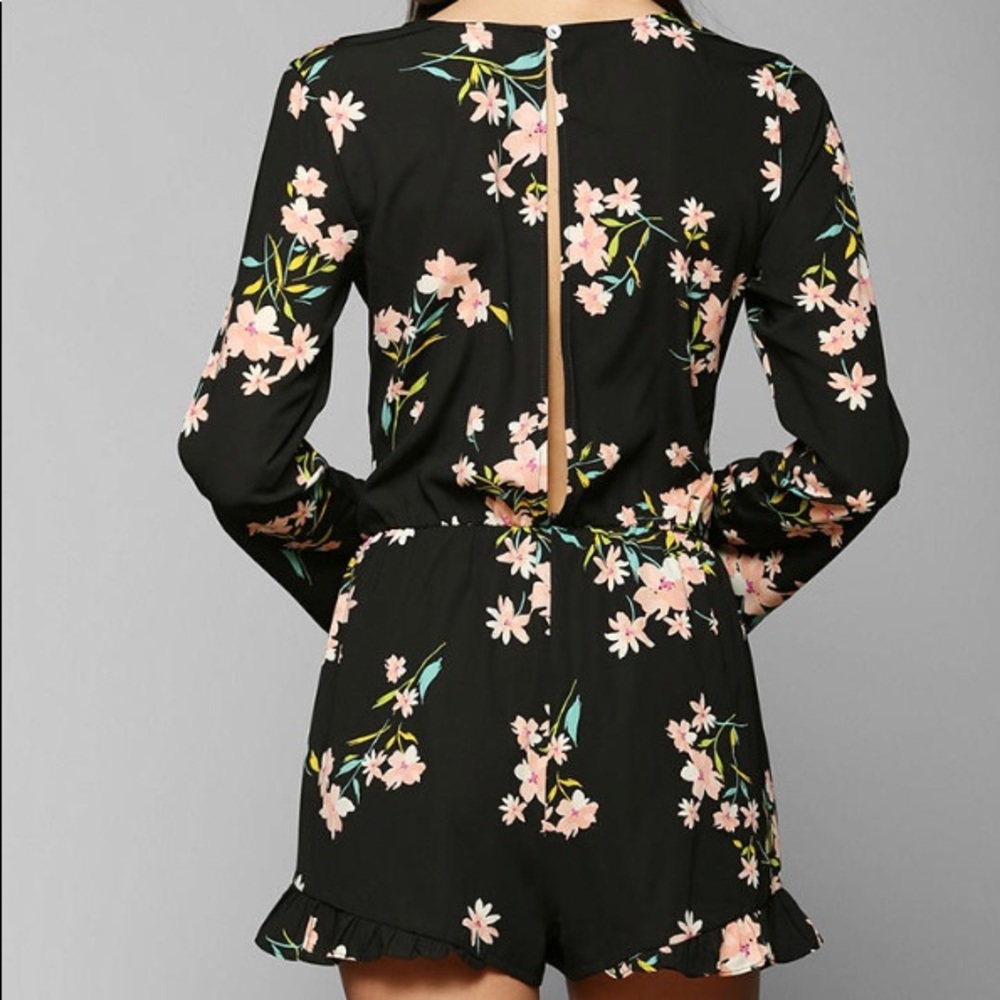 Urban Outfitters | Black Floral Boho Romper S - Picture 8 of 8